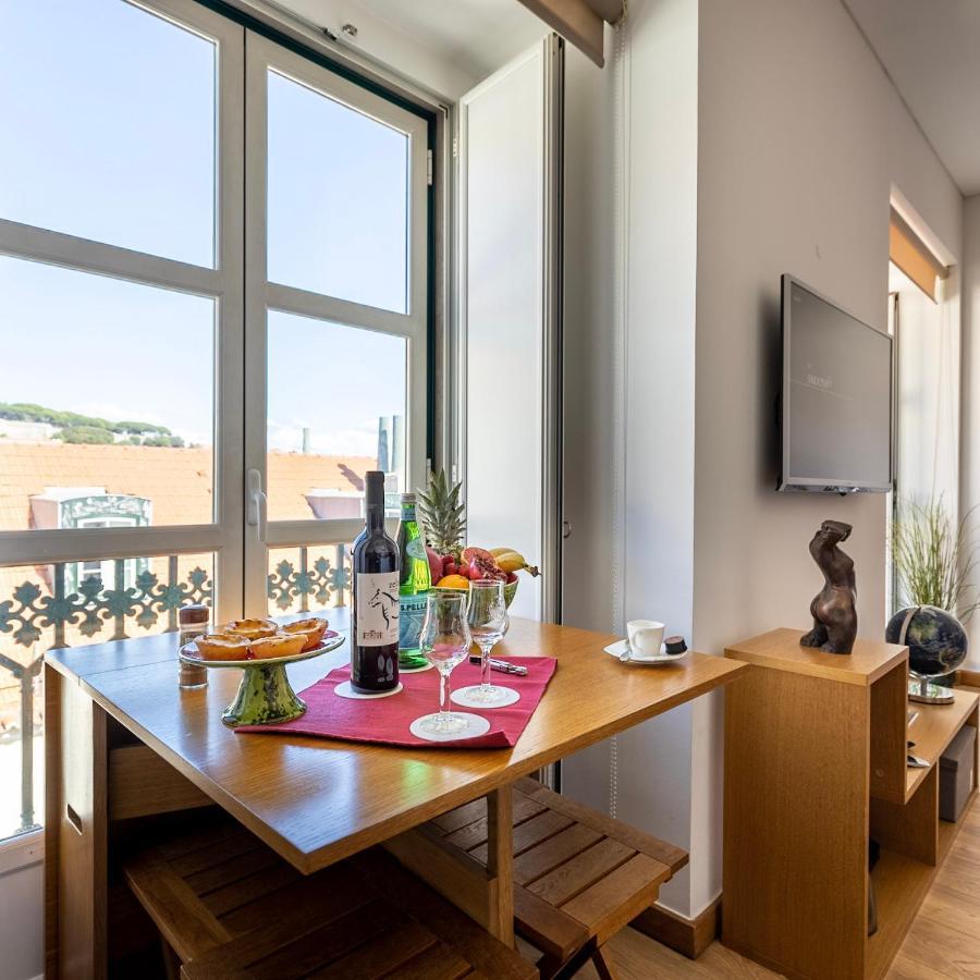 Chiado Apartment With View To The Castle Лиссабон Экстерьер фото