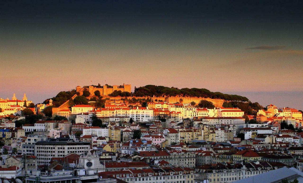 Chiado Apartment With View To The Castle Лиссабон Экстерьер фото